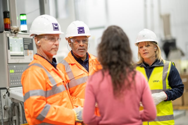 ISO 9001 auditor op locatie voor iso 9001 certificering